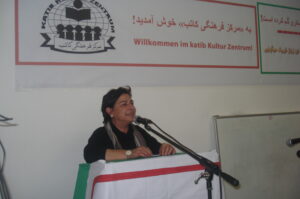 Frau Norton Almas (Leiterin Bezirk 16)