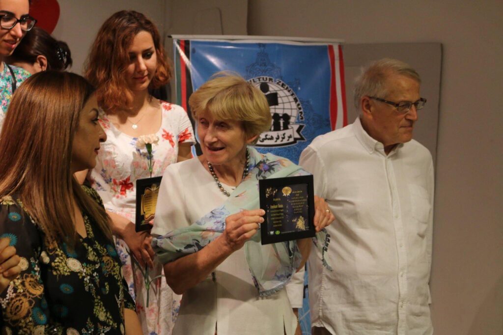 فراغت زنان از کورس آموزش شنا