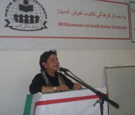 افتتاح صنف آموزش زبان با حضور خانم نورتن آلماس مسئول منطقه16
Opening of the language class with the presence of Ms. Nurten Almas, Head of District 16
Eröffnung des Sprachkurses mit der Anwesenheit von Frau Nurten Almas, Leiterin des 16. Bezirks افتتاح آموزش زبان