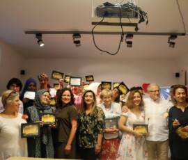 Abschluss des Schwimmkurses روز فراغت صنف شنا