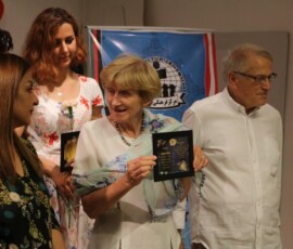 Abschluss des Schwimmkurses für Frauen فراغت زنان از کورس آموزش شنا